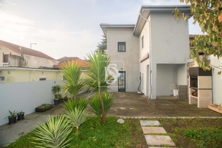 Moradia T3 para Venda em Madalena Foto 72