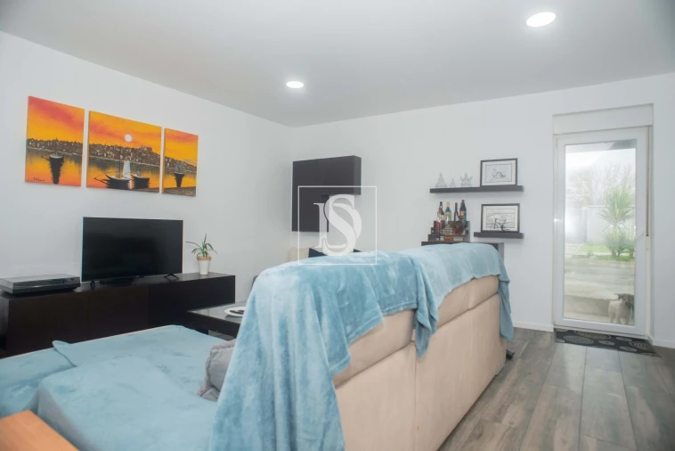 Moradia T3 para Venda em Madalena Foto 48