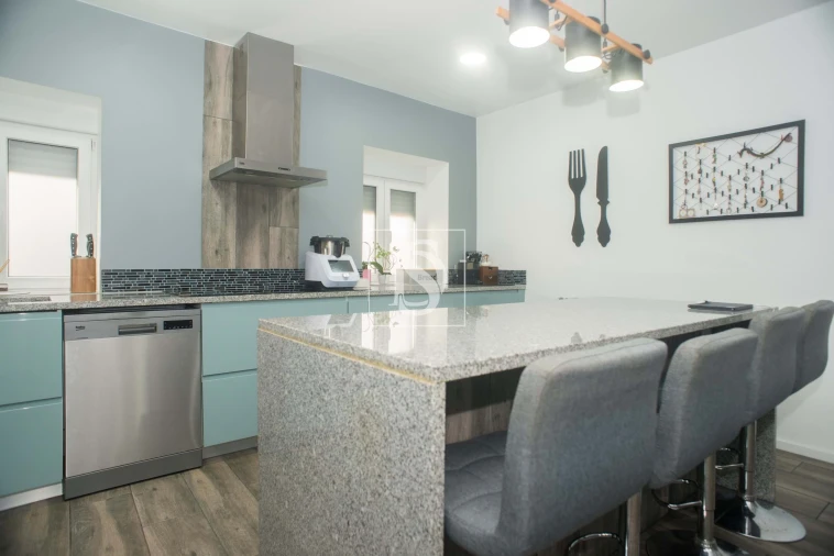 Moradia T3 para Venda em Madalena Foto 40