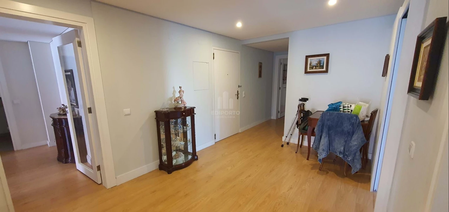 Apartamento T4 para Venda em Santa Marinha e São Pedro da Afurada Foto 6