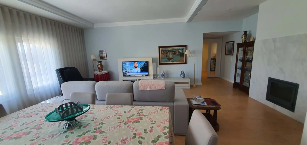 Apartamento T4 para Venda em Santa Marinha e São Pedro da Afurada Foto 3