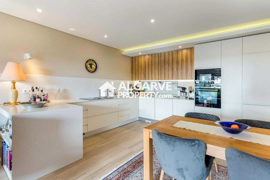 Apartamento T2 para Venda em Quarteira Foto 16