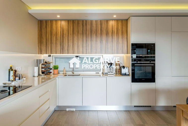 Apartamento T2 para Venda em Quarteira Foto 3