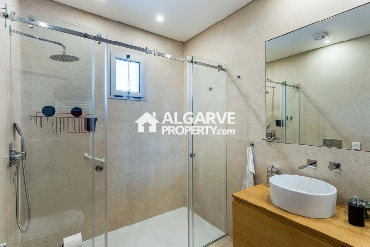 Apartamento T2 para Venda em Quarteira Foto 26