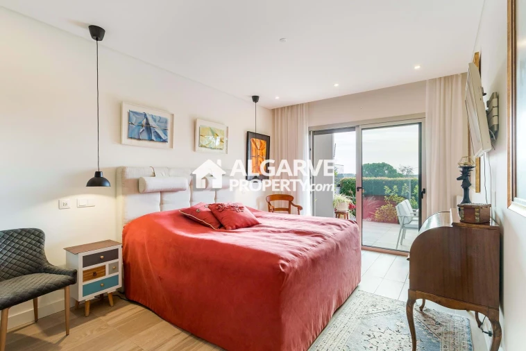 Apartamento T2 para Venda em Quarteira Foto 4