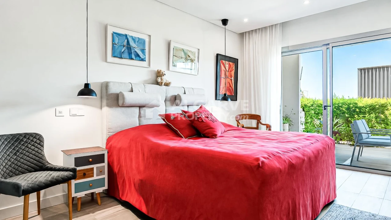 Apartamento T2 para Venda em Quarteira Foto 4