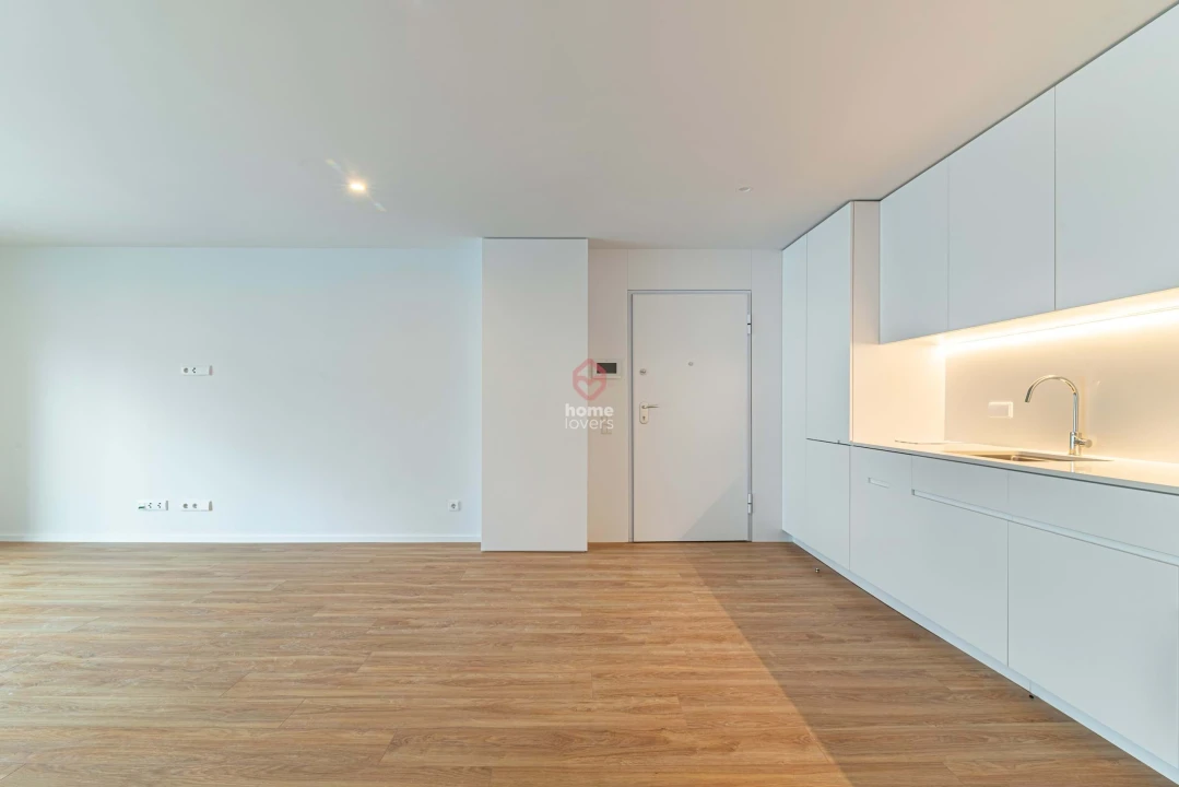 Apartamento T2 para Venda em Campanhã Foto 6