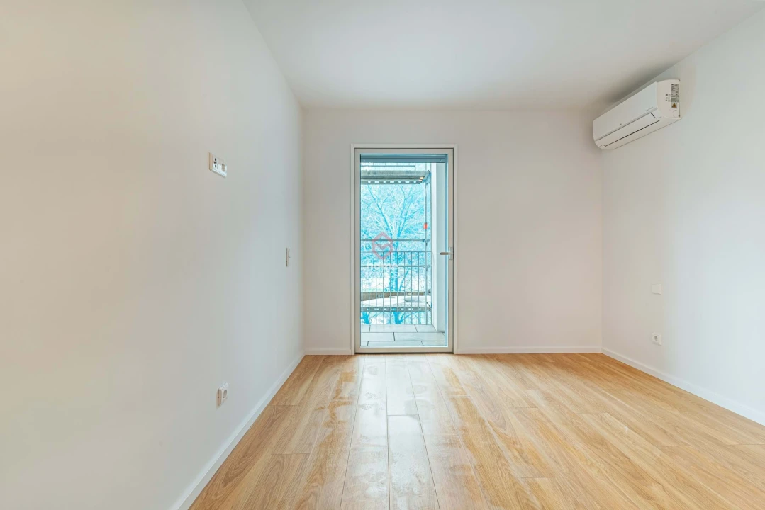 Apartamento T2 para Venda em Campanhã Foto 9