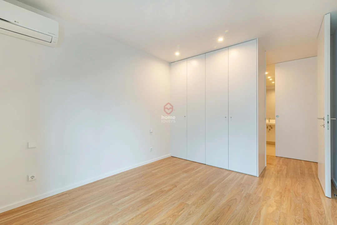 Apartamento T2 para Venda em Campanhã Foto 12