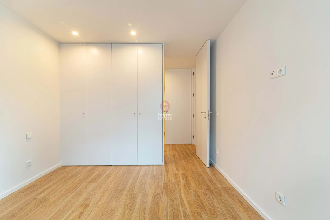 Apartamento T2 para Venda em Campanhã Foto 11