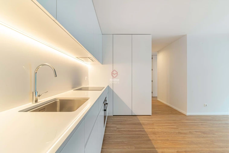 Apartamento T2 para Venda em Campanhã Foto 3