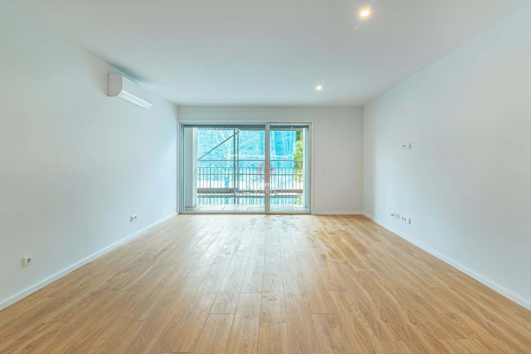 Apartamento T2 para Venda em Campanhã Foto 4