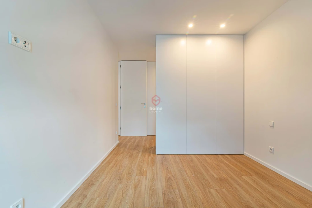 Apartamento T2 para Venda em Campanhã Foto 21