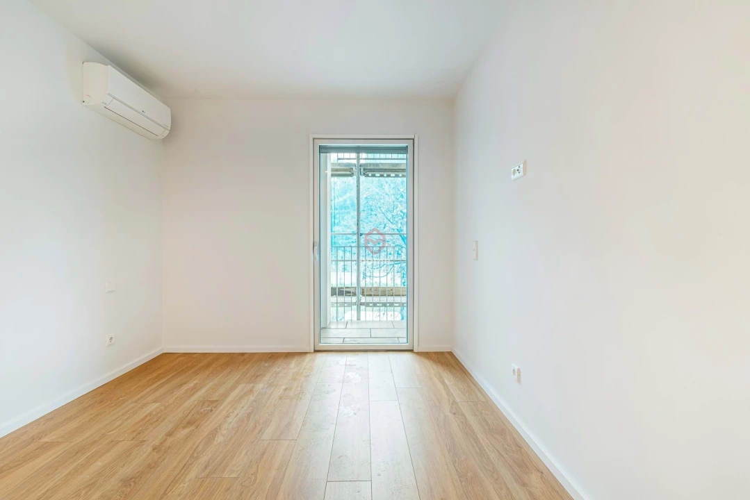 Apartamento T2 para Venda em Campanhã Foto 19