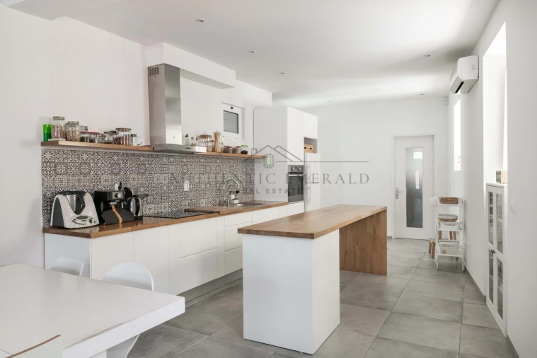 Moradia T4 para Venda em Loule (São Clemente)