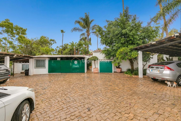 Moradia T7 para Venda em Mexilhoeira Grande Foto 49