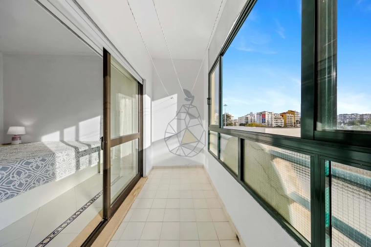 Apartamento T1 para Venda em Portimão Foto 2