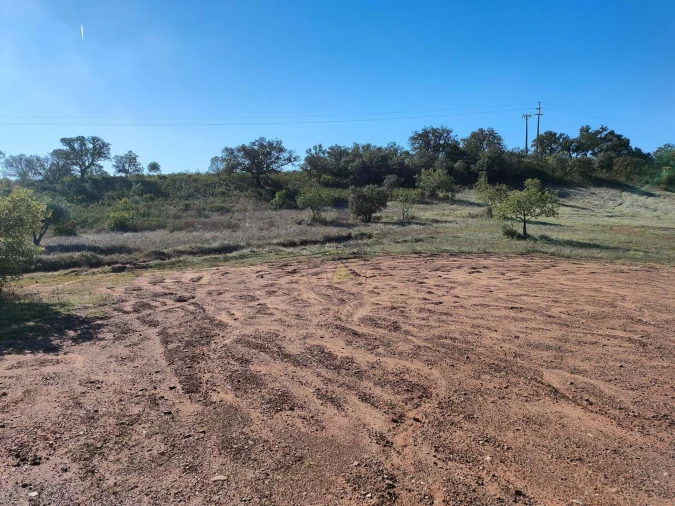 Terreno para Venda em Salir Foto 1