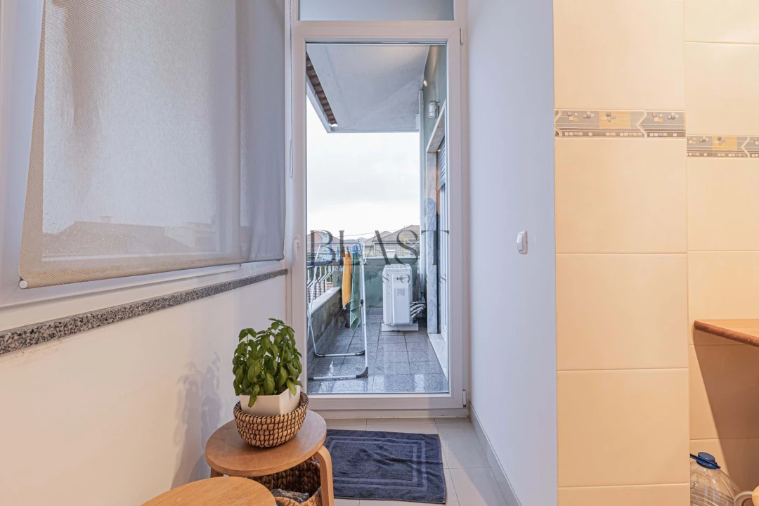 Apartamento T3 para Venda em Porto Salvo Foto 10