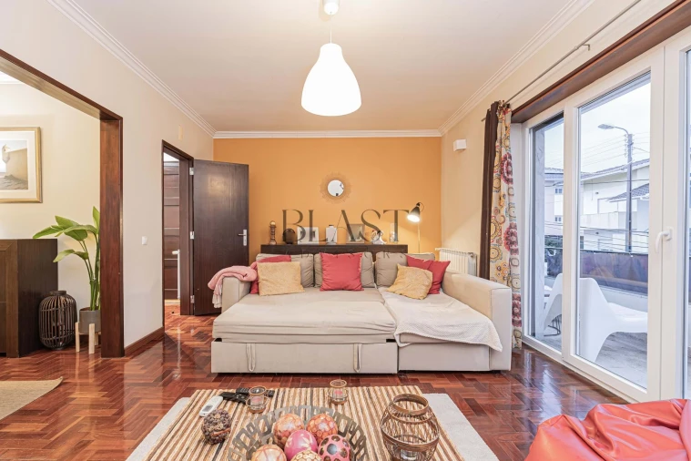 Apartamento T3 para Venda em Porto Salvo Foto 4