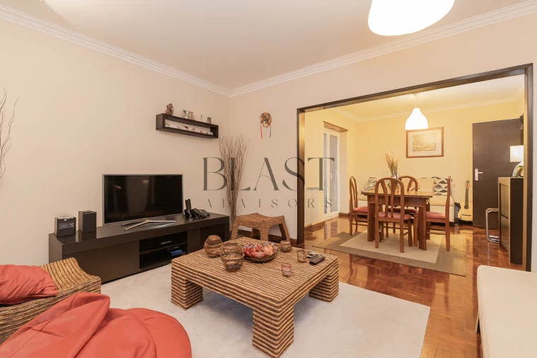 Apartamento T3 para Venda em Porto Salvo Foto 2