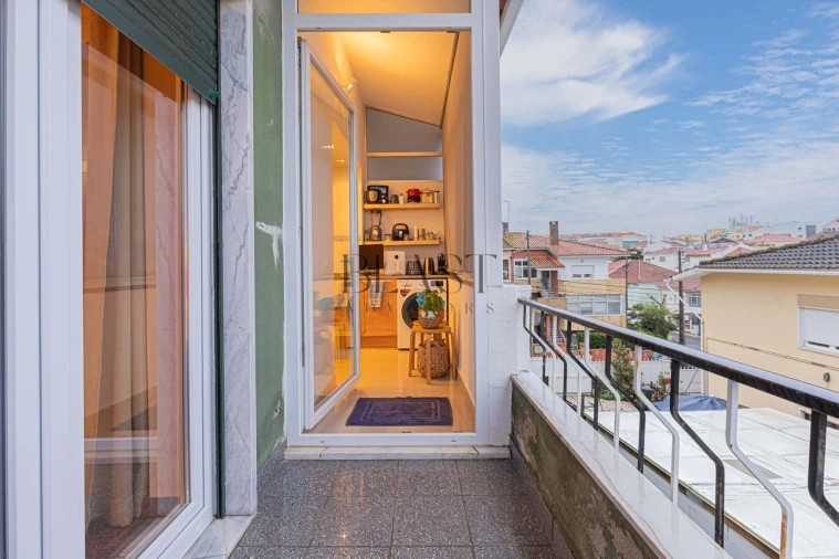 Apartamento T3 para Venda em Porto Salvo Foto 9