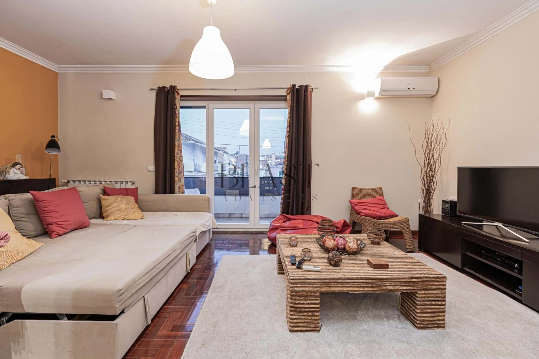 Apartamento T3 para Venda em Porto Salvo Foto 5