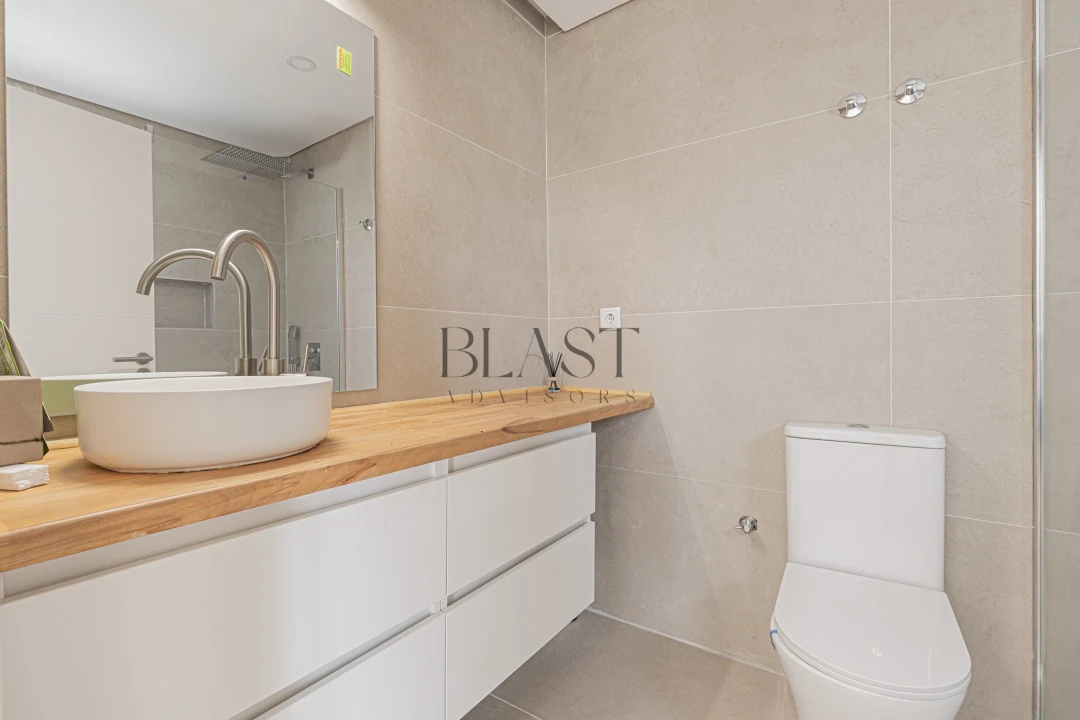 Moradia T5 para Venda em Charneca de Caparica e Sobreda Foto 32