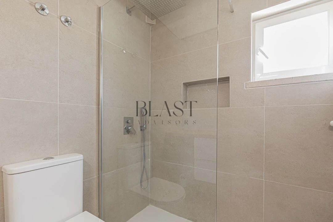 Moradia T5 para Venda em Charneca de Caparica e Sobreda Foto 33