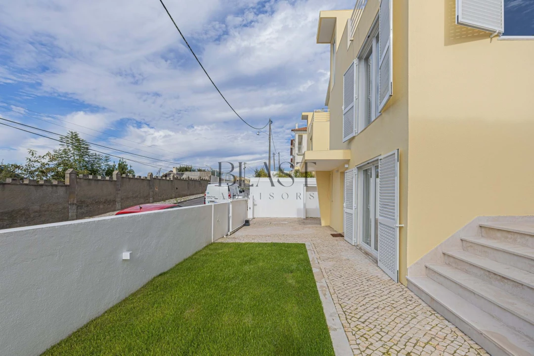 Moradia T5 para Venda em Charneca de Caparica e Sobreda Foto 5