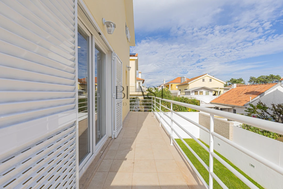 Moradia T5 para Venda em Charneca de Caparica e Sobreda Foto 34