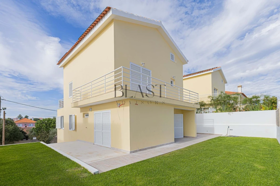 Moradia T5 para Venda em Charneca de Caparica e Sobreda Foto 8