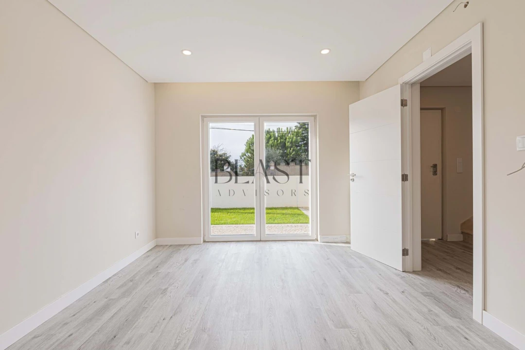 Moradia T5 para Venda em Charneca de Caparica e Sobreda Foto 38