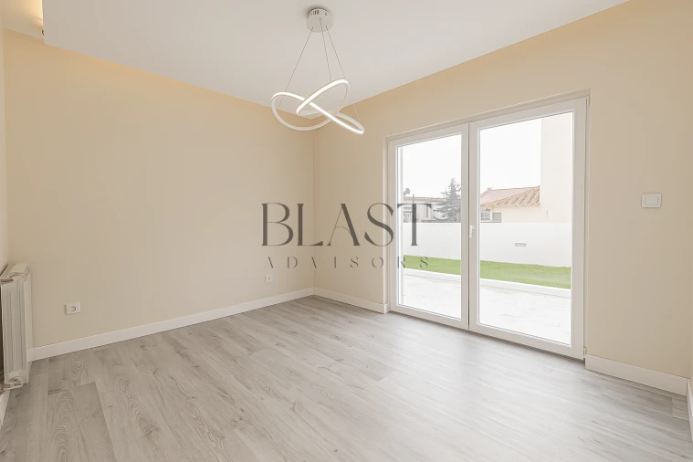 Moradia T5 para Venda em Charneca de Caparica e Sobreda Foto 18