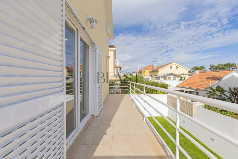 Moradia T5 para Venda em Charneca de Caparica e Sobreda Foto 34