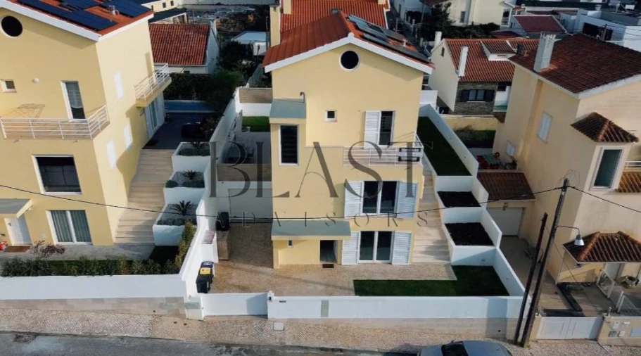 Moradia T5 para Venda em Charneca de Caparica e Sobreda Foto 40