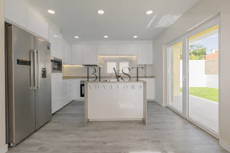 Moradia T5 para Venda em Charneca de Caparica e Sobreda Foto 19