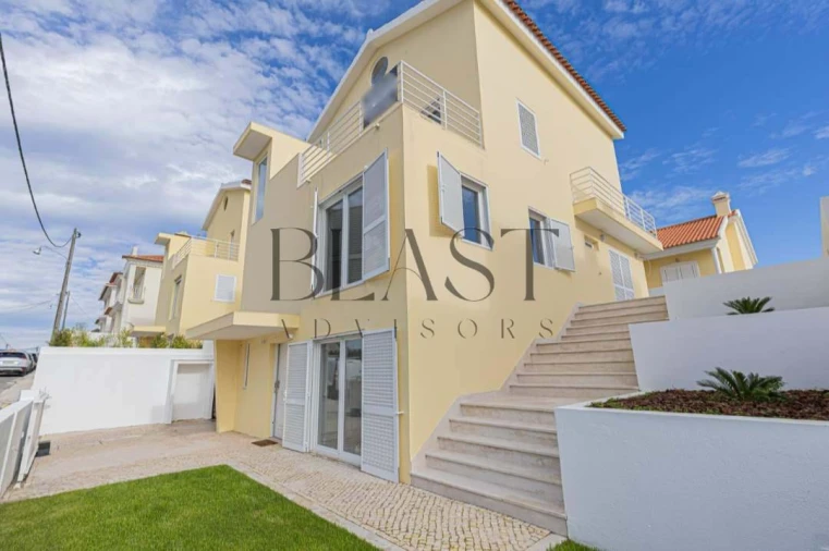 Moradia T5 para Venda em Charneca de Caparica e Sobreda