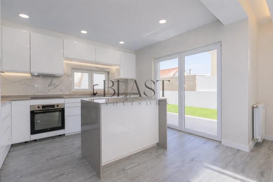 Moradia T5 para Venda em Charneca de Caparica e Sobreda Foto 20