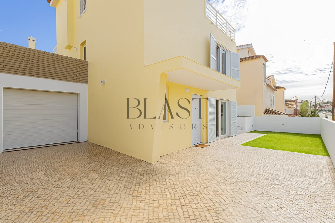 Moradia T5 para Venda em Charneca de Caparica e Sobreda Foto 2