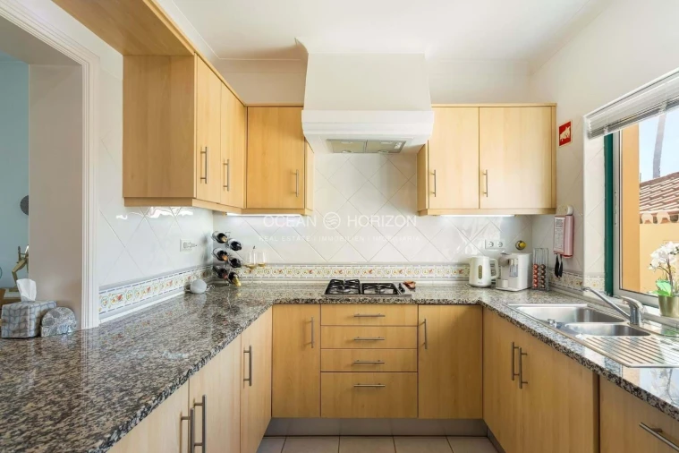 Apartamento T2 para Venda em Estômbar e Parchal Foto 9