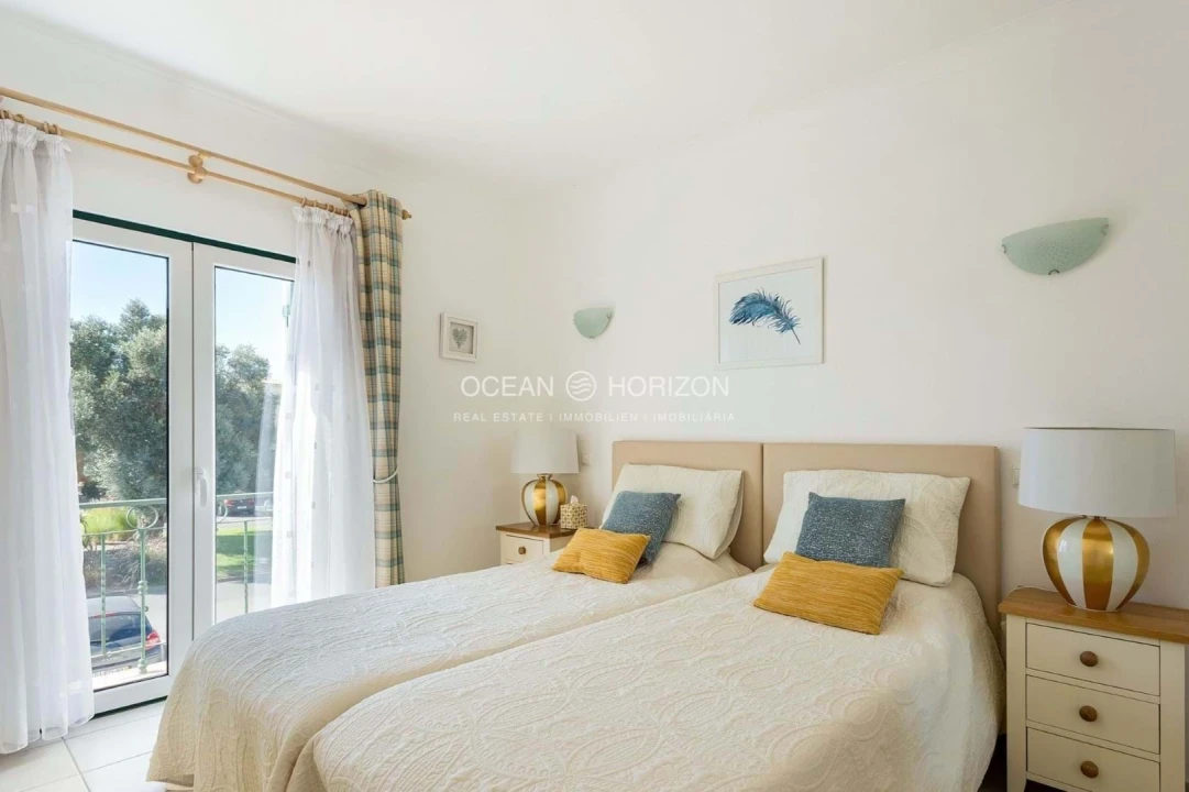 Apartamento T2 para Venda em Estômbar e Parchal Foto 14