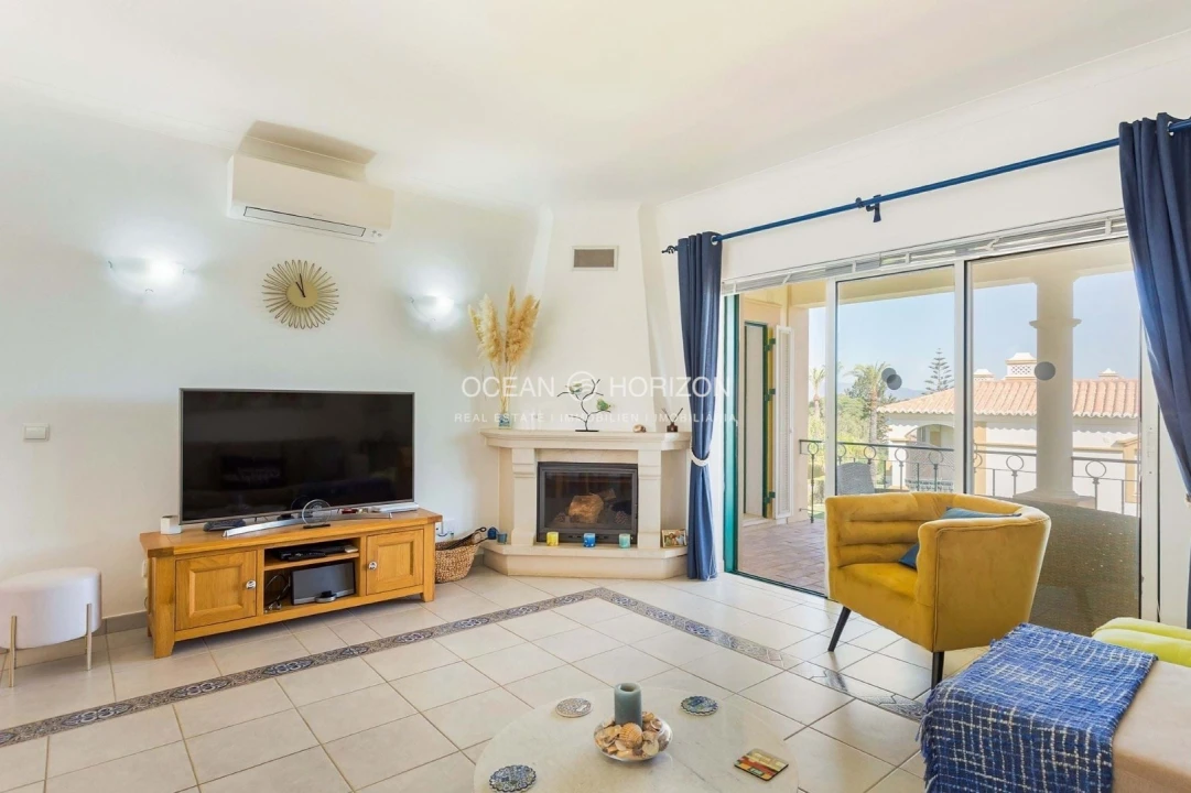 Apartamento T2 para Venda em Estômbar e Parchal Foto 2