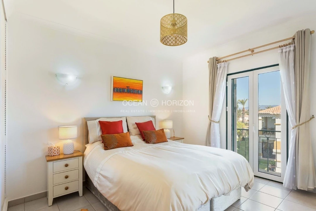 Apartamento T2 para Venda em Estômbar e Parchal Foto 11