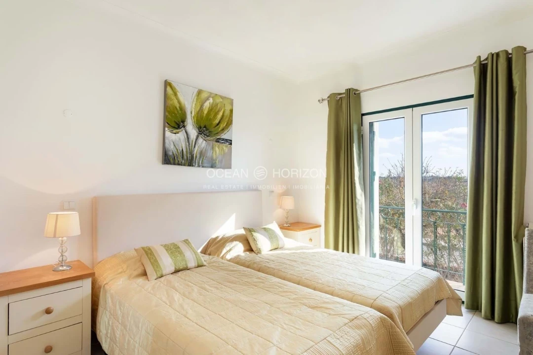 Apartamento T2 para Venda em Estômbar e Parchal Foto 8