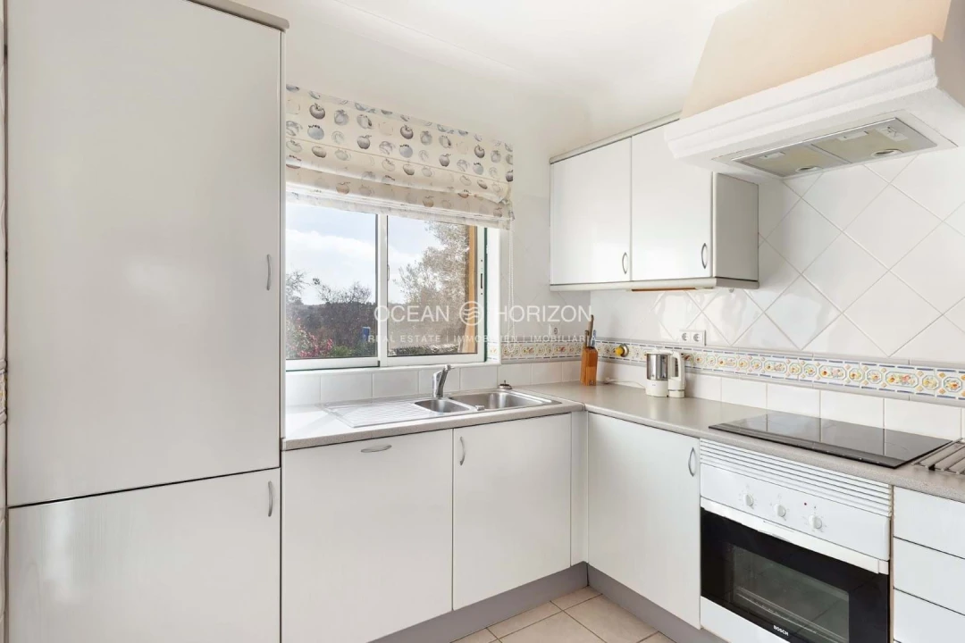 Apartamento T2 para Venda em Estômbar e Parchal Foto 6