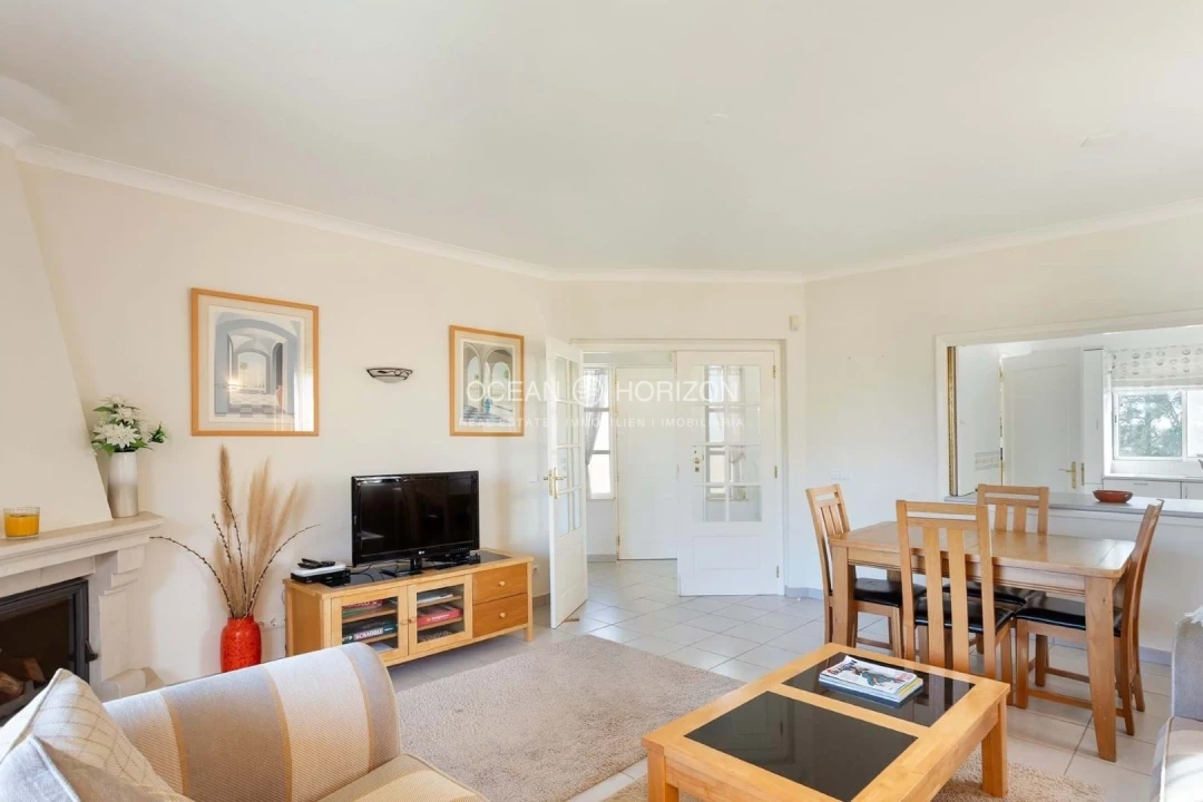 Apartamento T2 para Venda em Estômbar e Parchal Foto 2