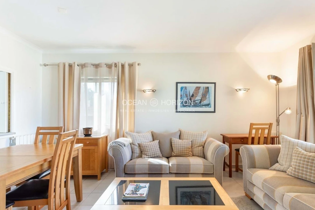 Apartamento T2 para Venda em Estômbar e Parchal Foto 3