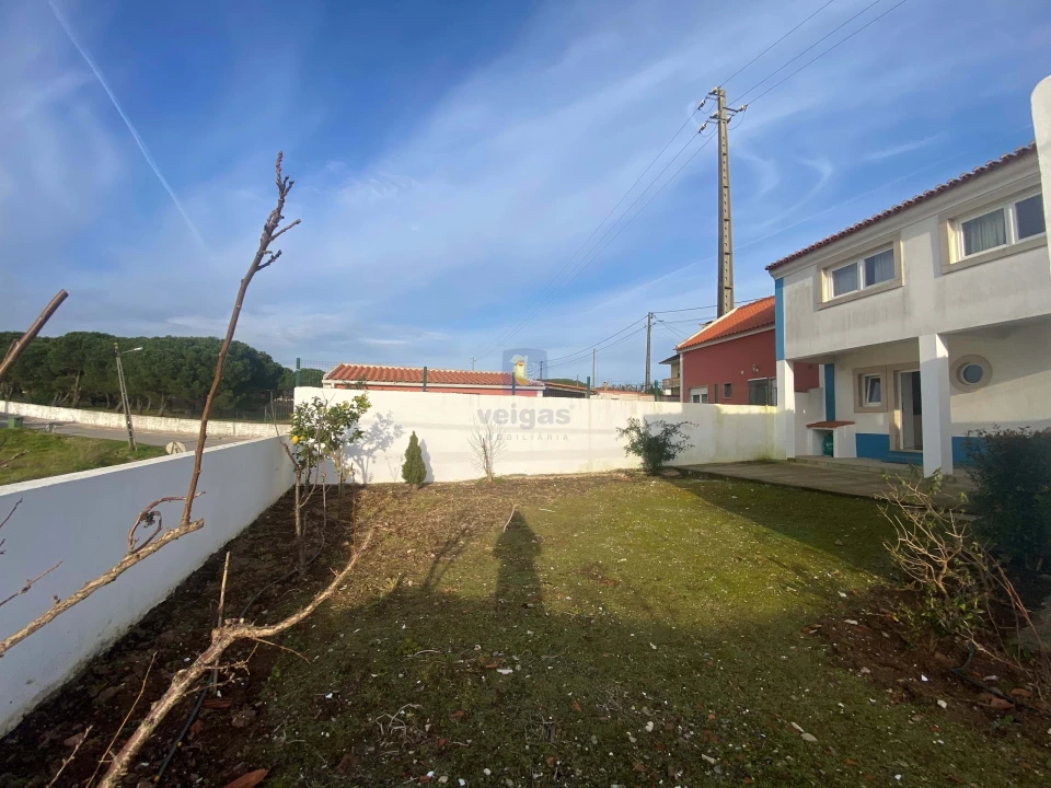 Moradia T3 para Venda em Peral Foto 22