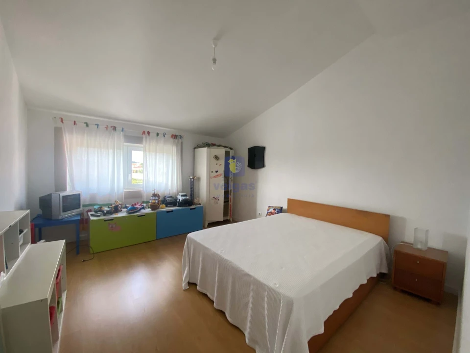 Moradia T3 para Venda em Peral Foto 11